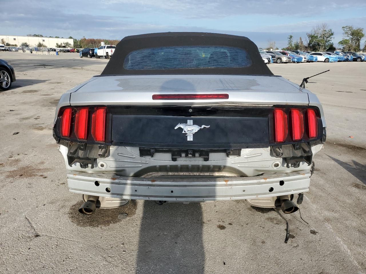 FORD MUSTANG 2015 — 7