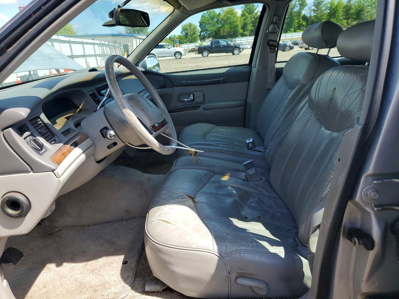 LINCOLN TOWN CAR 1995 — 8