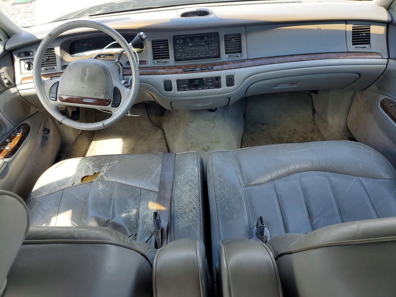 LINCOLN TOWN CAR 1995 — 9