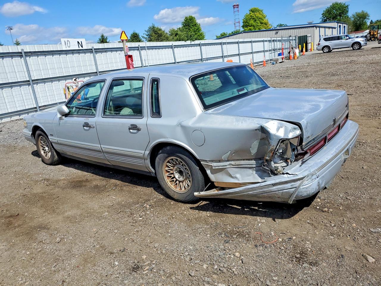 LINCOLN TOWN CAR 1995 — 3
