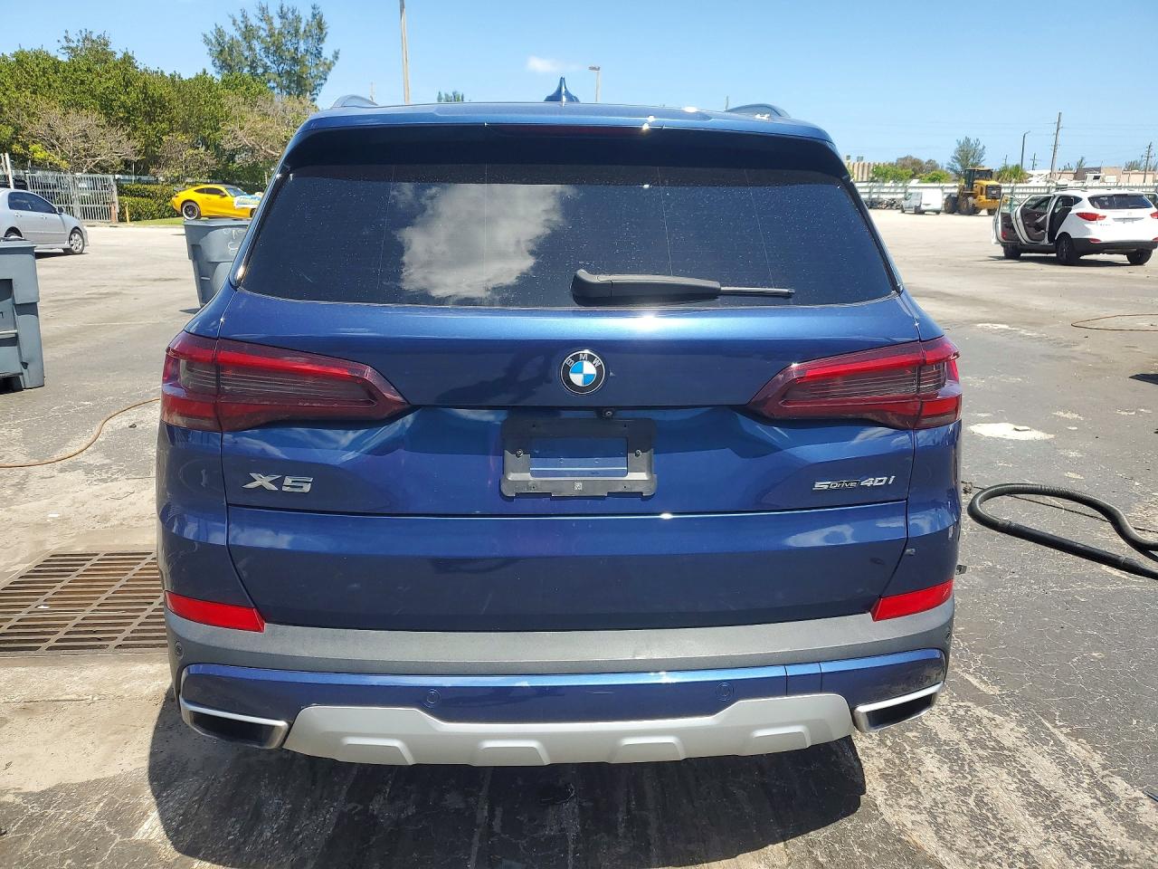 BMW X5 2022 — 7