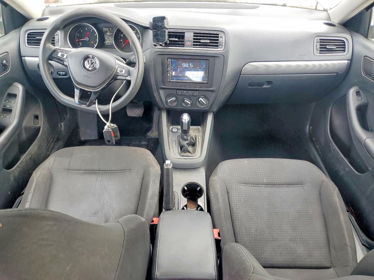 VOLKSWAGEN JETTA 2015 — 9