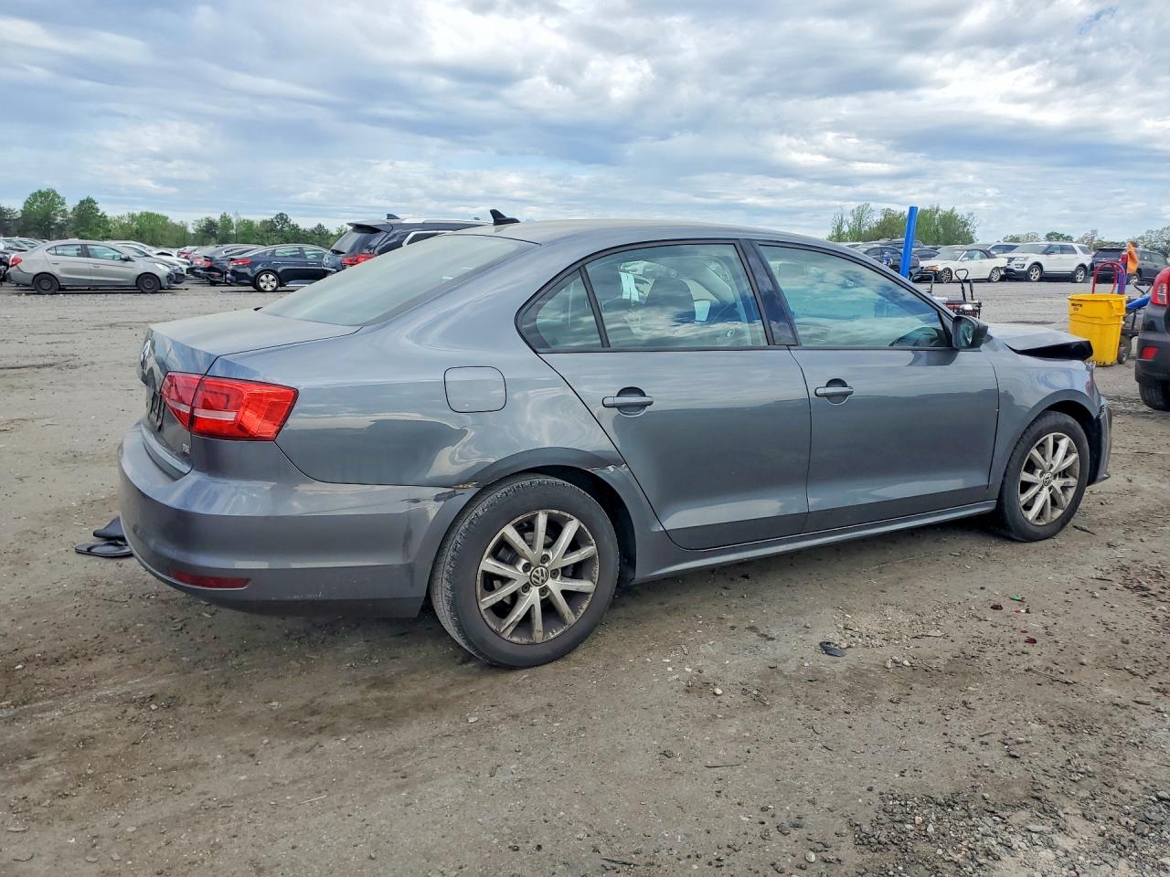 VOLKSWAGEN JETTA 2015 — 4