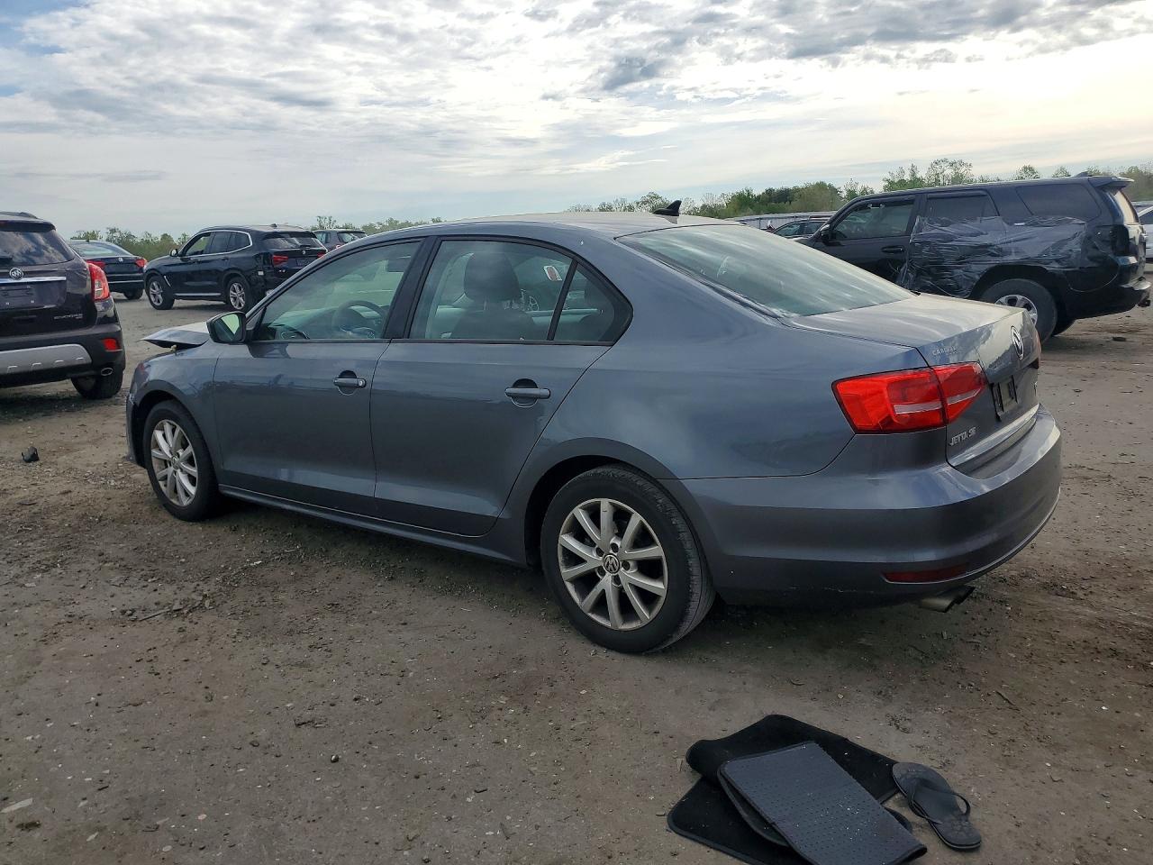 VOLKSWAGEN JETTA 2015 — 3