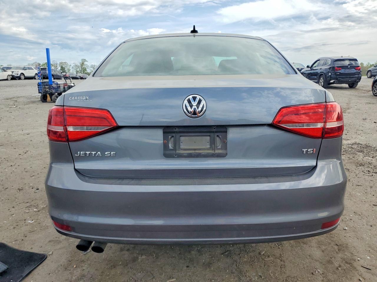 VOLKSWAGEN JETTA 2015 — 7