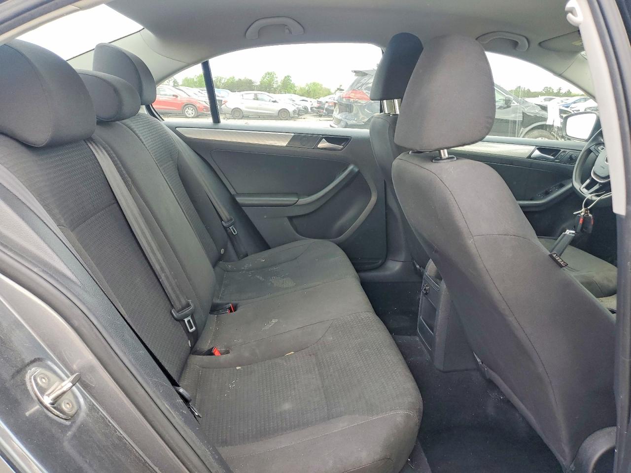 VOLKSWAGEN JETTA 2015 — 11