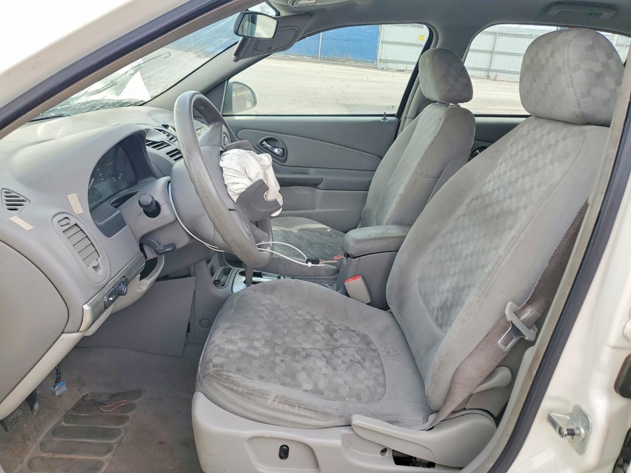 CHEVROLET MALIBU 2004 — 8