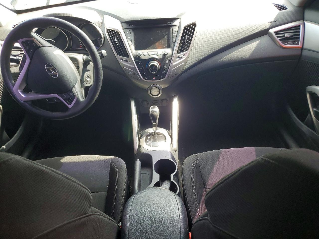 HYUNDAI VELOSTER 2015 — 9
