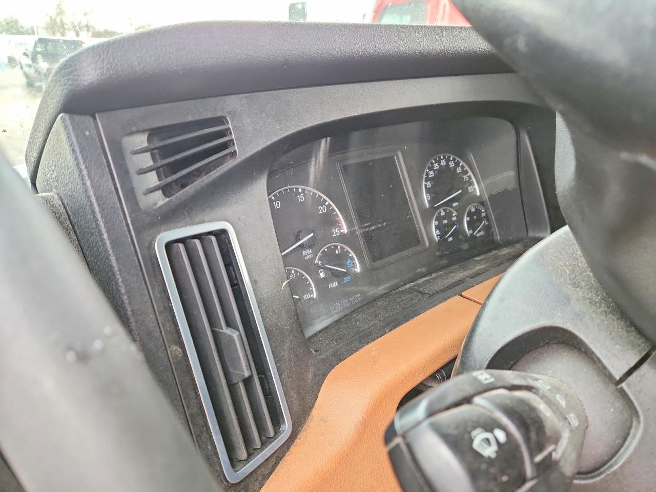 FREIGHTLINER CASCADIA 126 2022 — 9