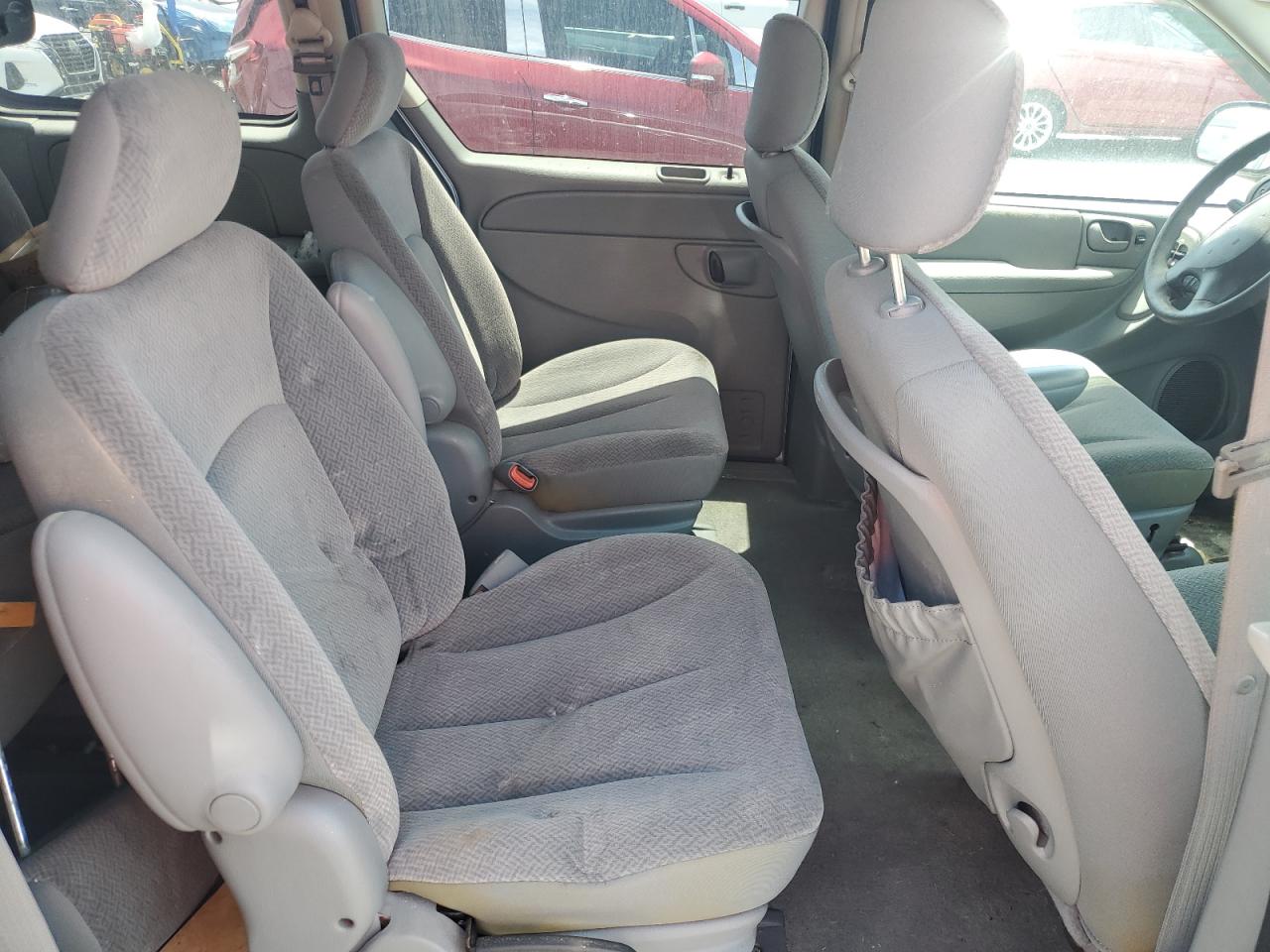 DODGE CARAVAN 2005 — 12