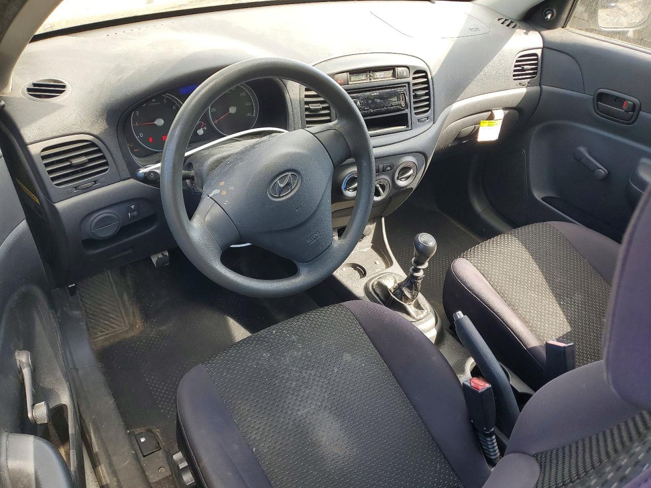 HYUNDAI ACCENT 2010 — 9