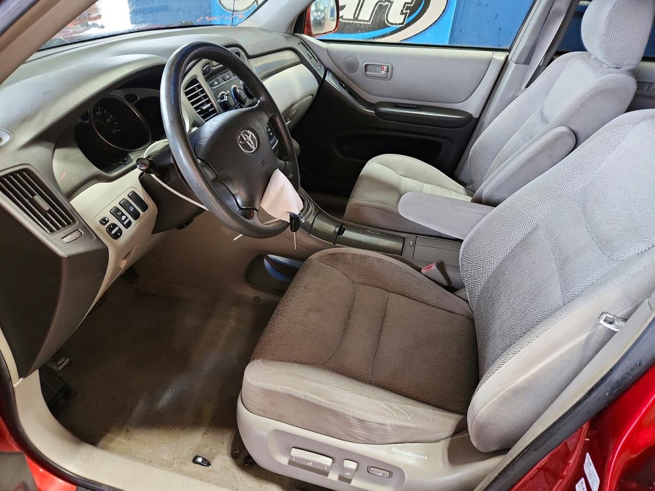 TOYOTA HIGHLANDER 2002 — 8