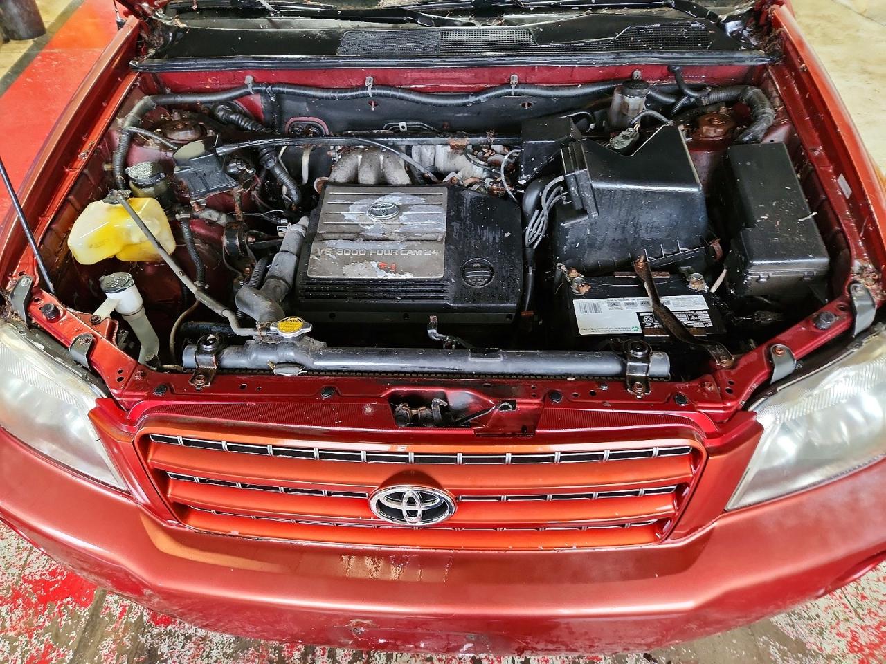 TOYOTA HIGHLANDER 2002 — 12