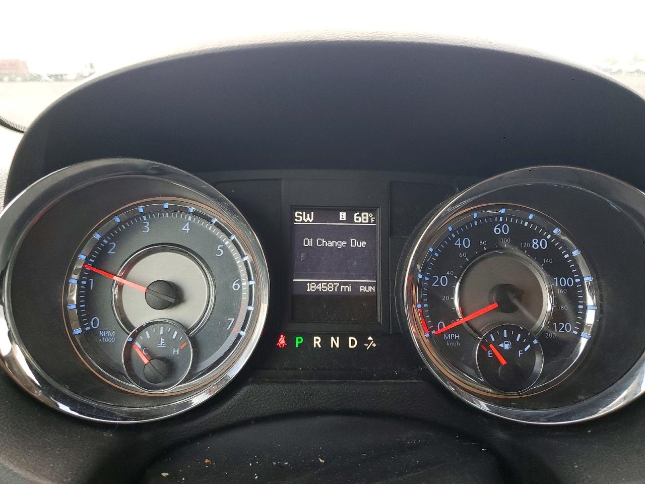 CHRYSLER TOWN & COUNTRY 2013 — 10