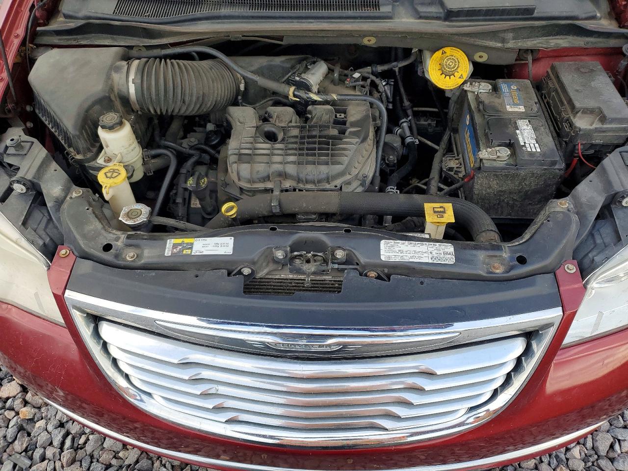 CHRYSLER TOWN & COUNTRY 2013 — 13