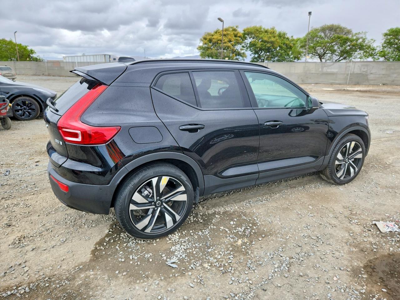 VOLVO XC40 2024 — 4