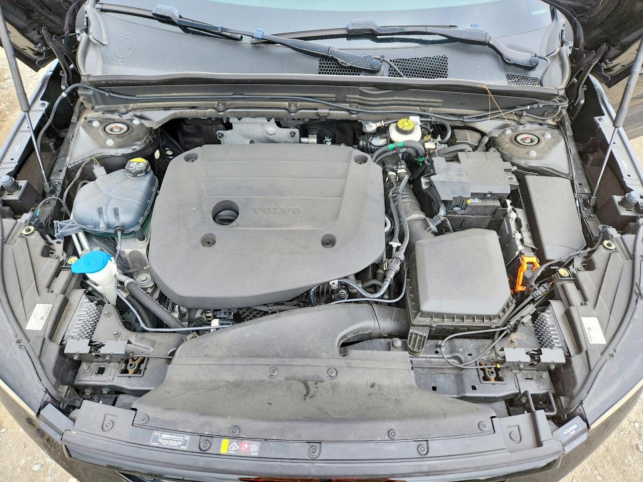 VOLVO XC40 2024 — 13