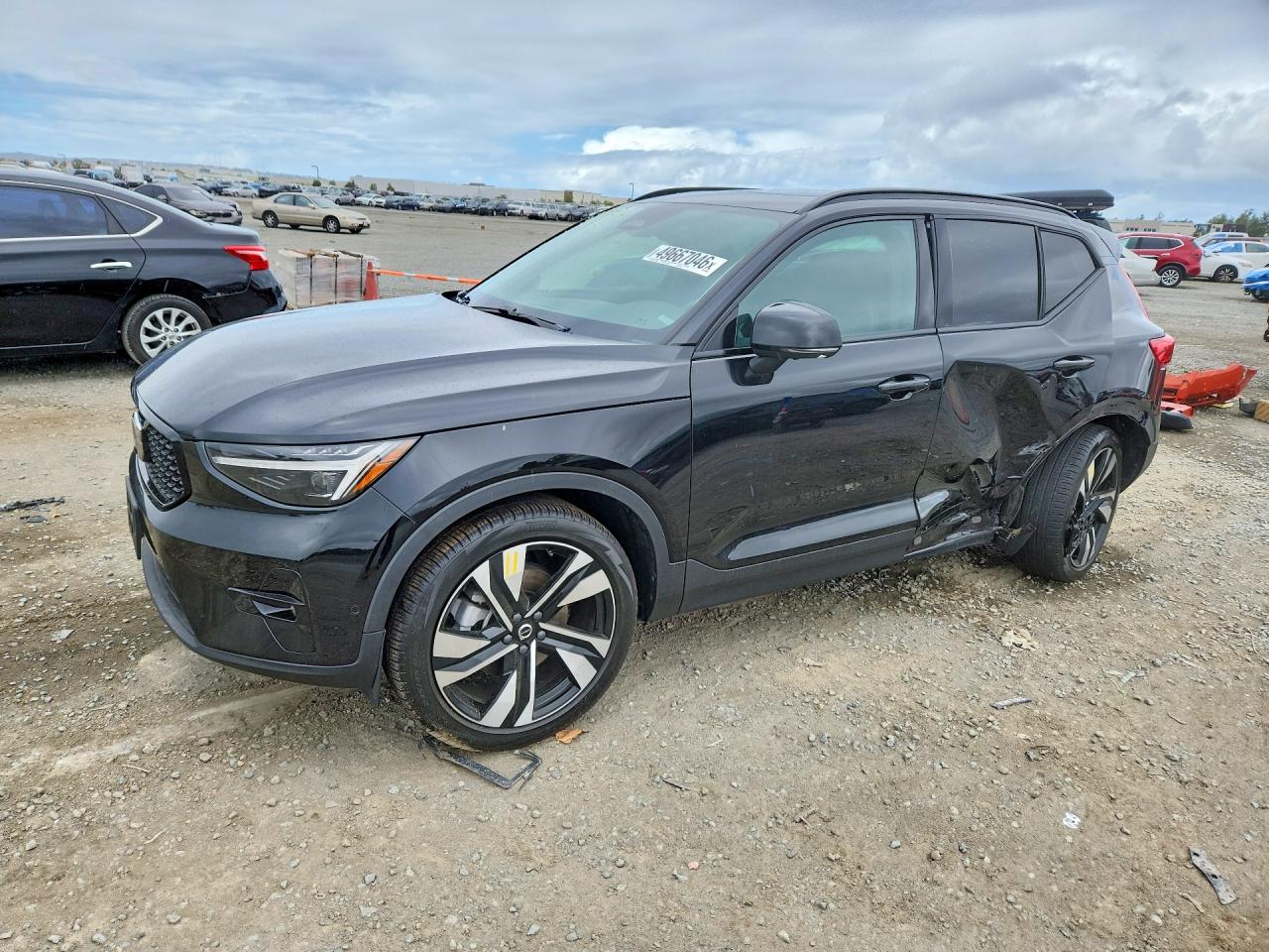 VOLVO XC40 2024 — 2