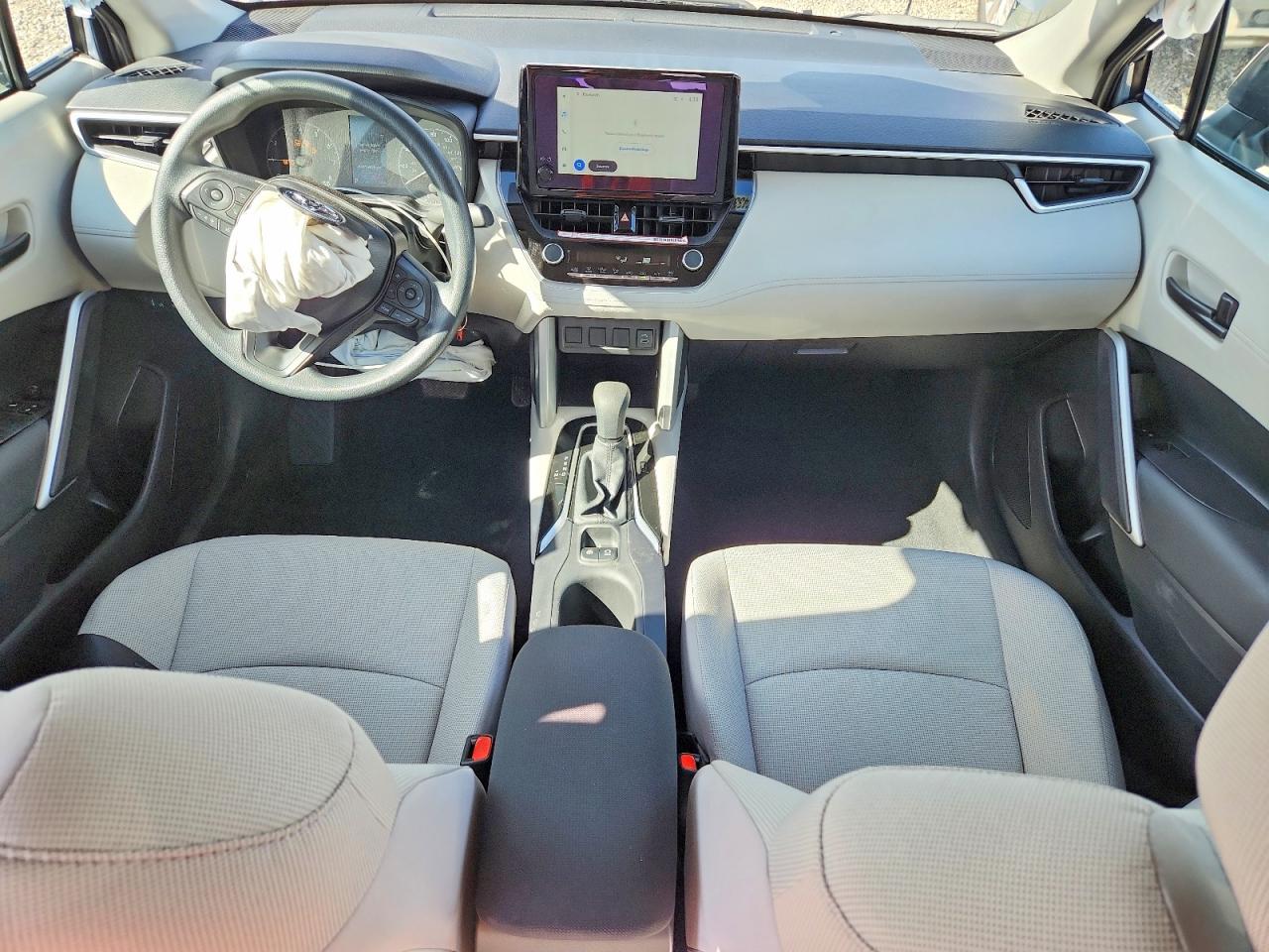 TOYOTA COROLLA CROSS 2025 — 9