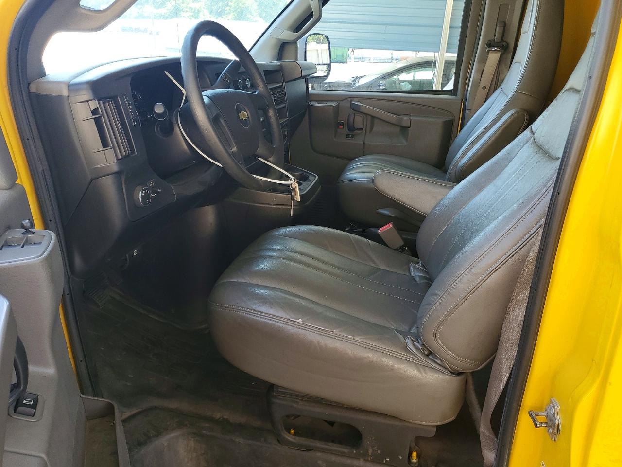 CHEVROLET EXPRESS G2500 2023 — 8