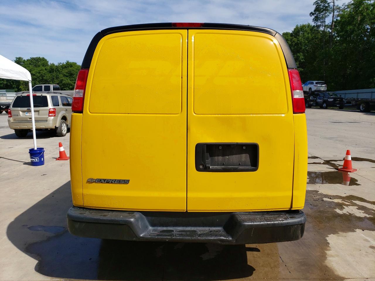 CHEVROLET EXPRESS G2500 2023 — 7