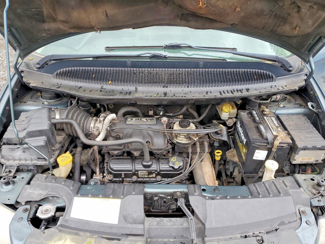 CHRYSLER TOWN & COUNTRY 2005 — 13
