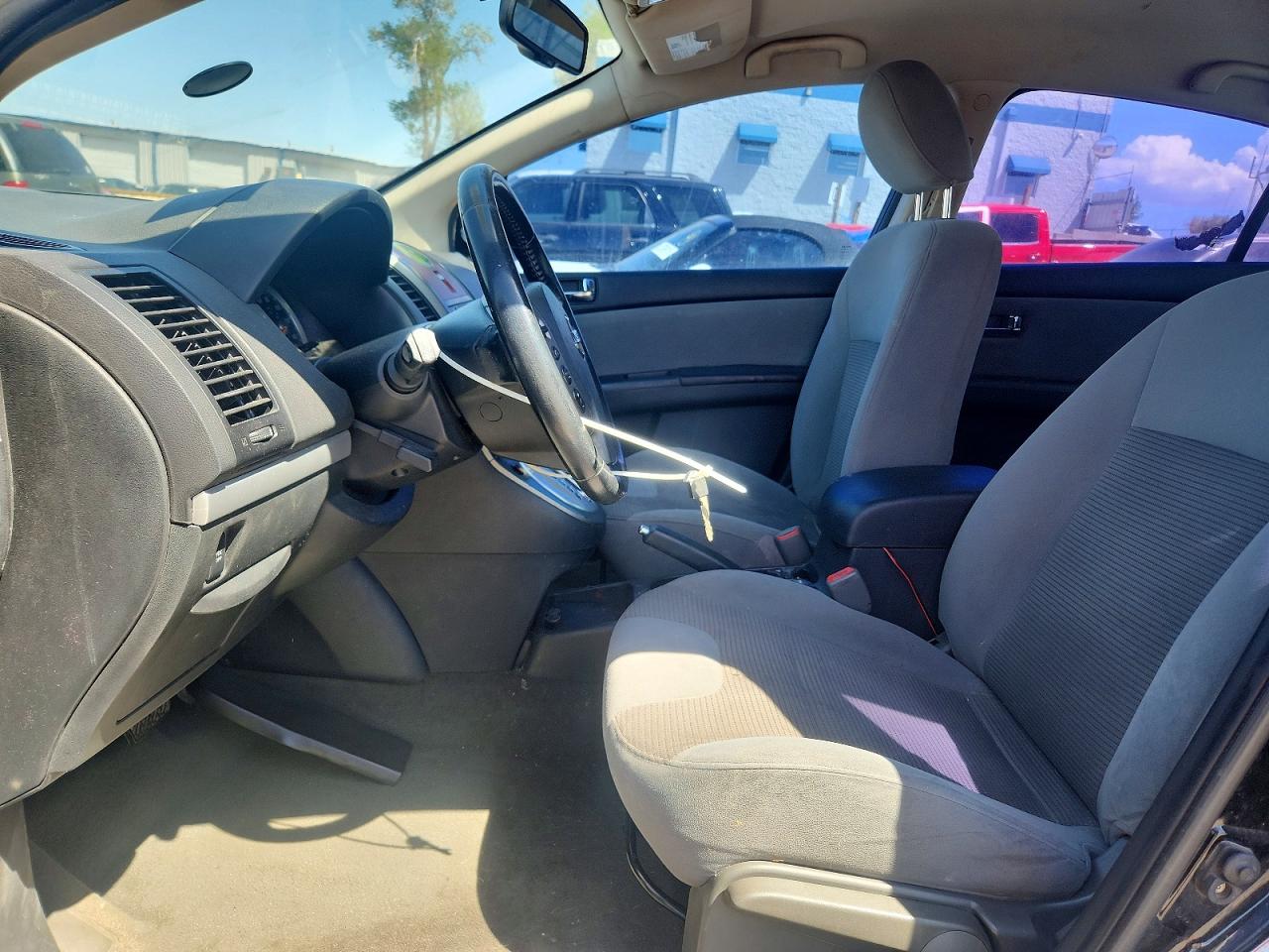 NISSAN SENTRA 2011 — 8