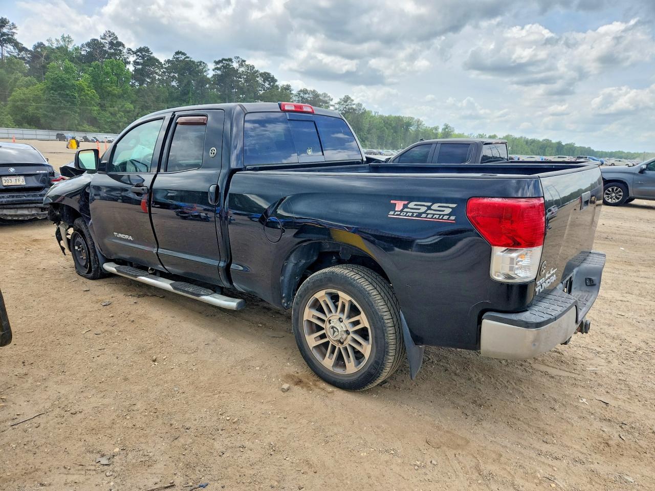 TOYOTA TUNDRA 2012 — 3