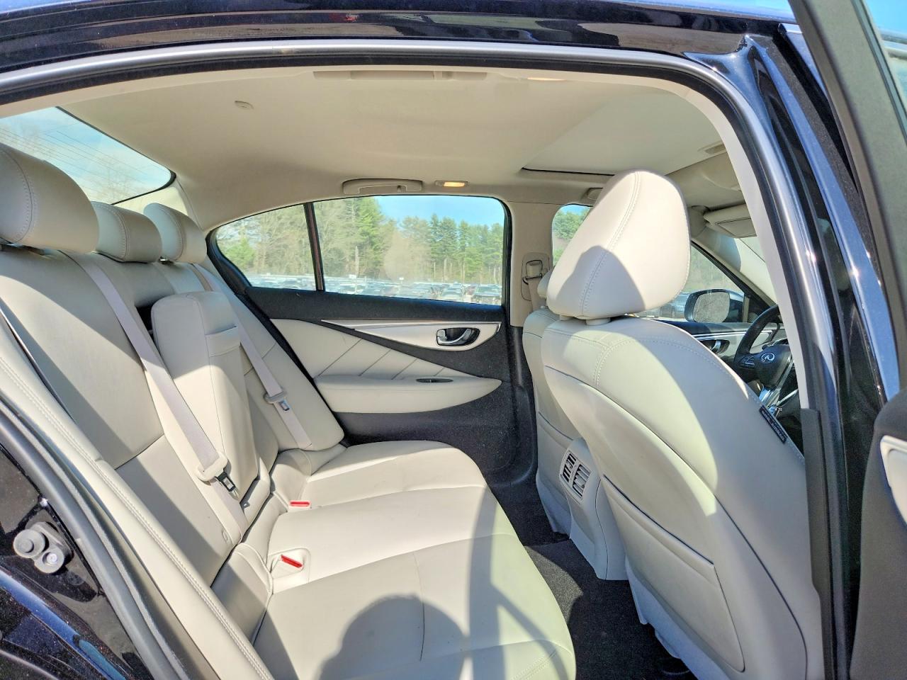 INFINITI Q50 2021 — 11