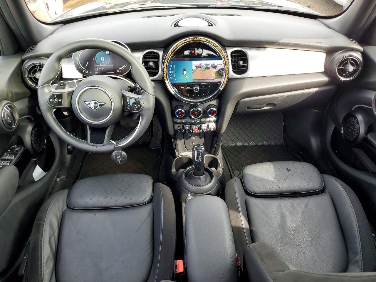 MINI COOPER 2023 — 9