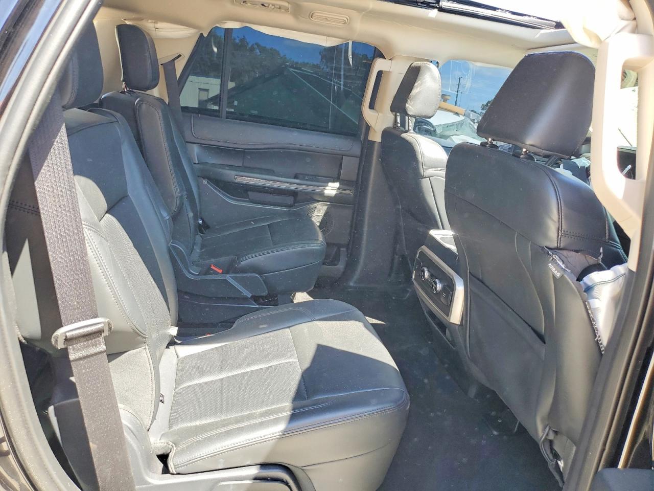 FORD EXPEDITION 2024 — 12