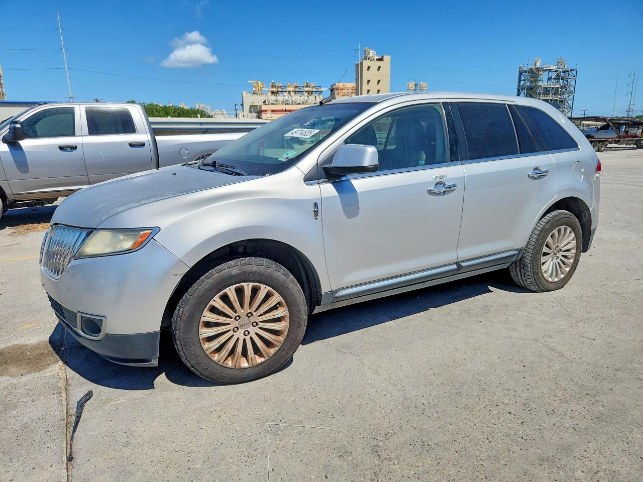 LINCOLN MKX 2011 — 2