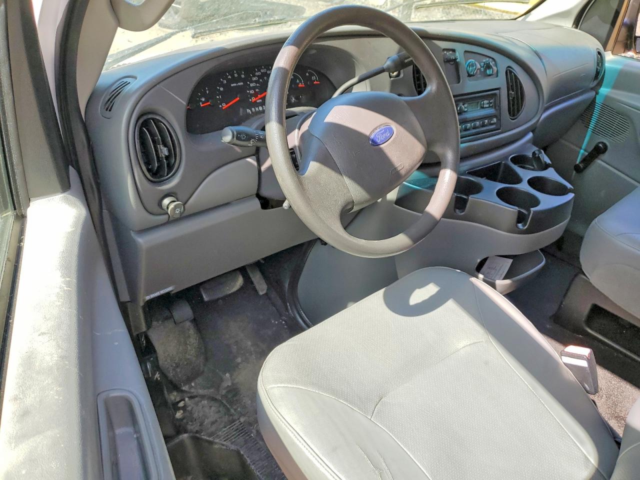 FORD ECONOLINE 2006 — 9