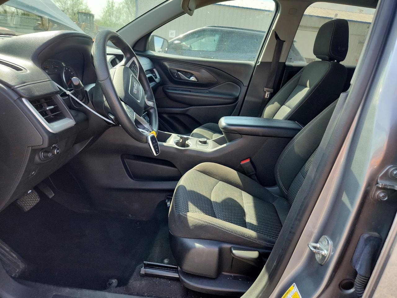 GMC TERRAIN 2023 — 8