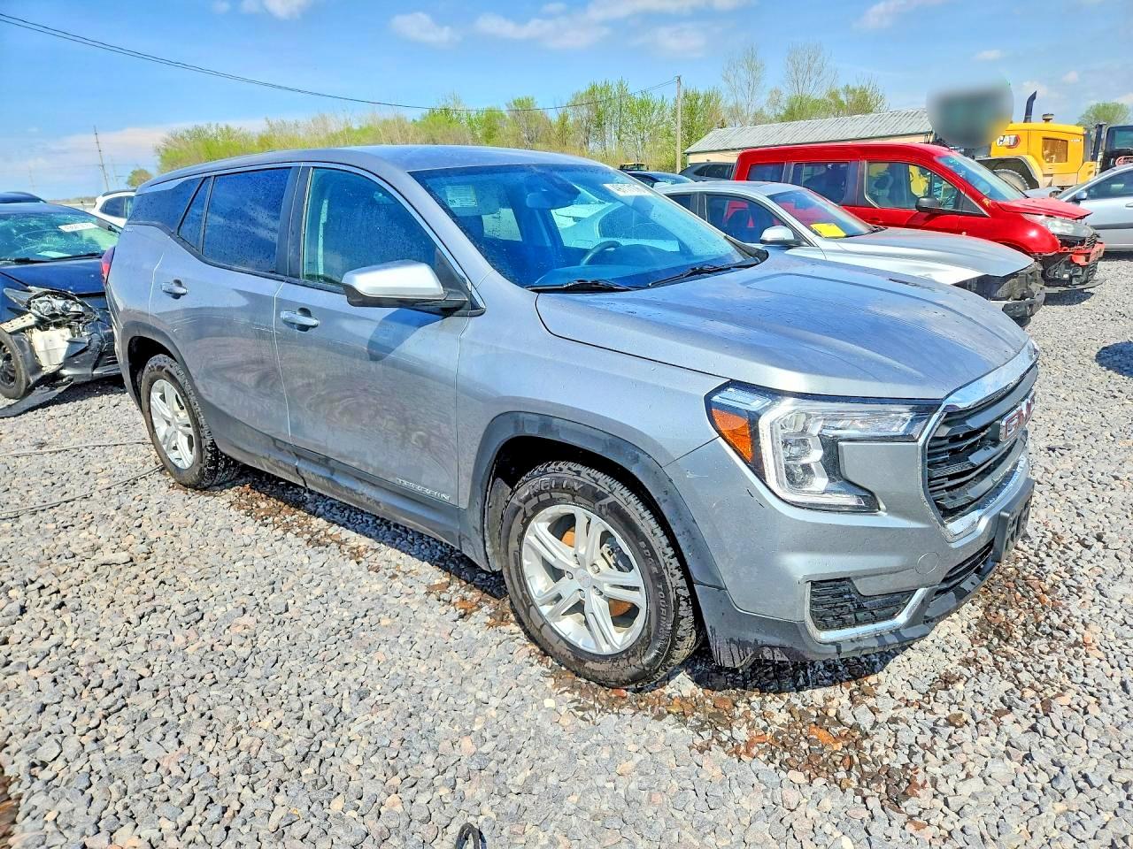 GMC TERRAIN 2023 — 5