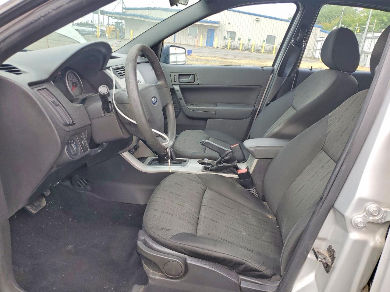 FORD FOCUS 2010 — 8