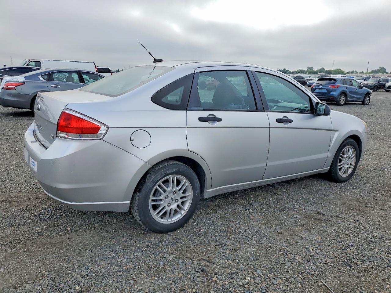 FORD FOCUS 2010 — 4