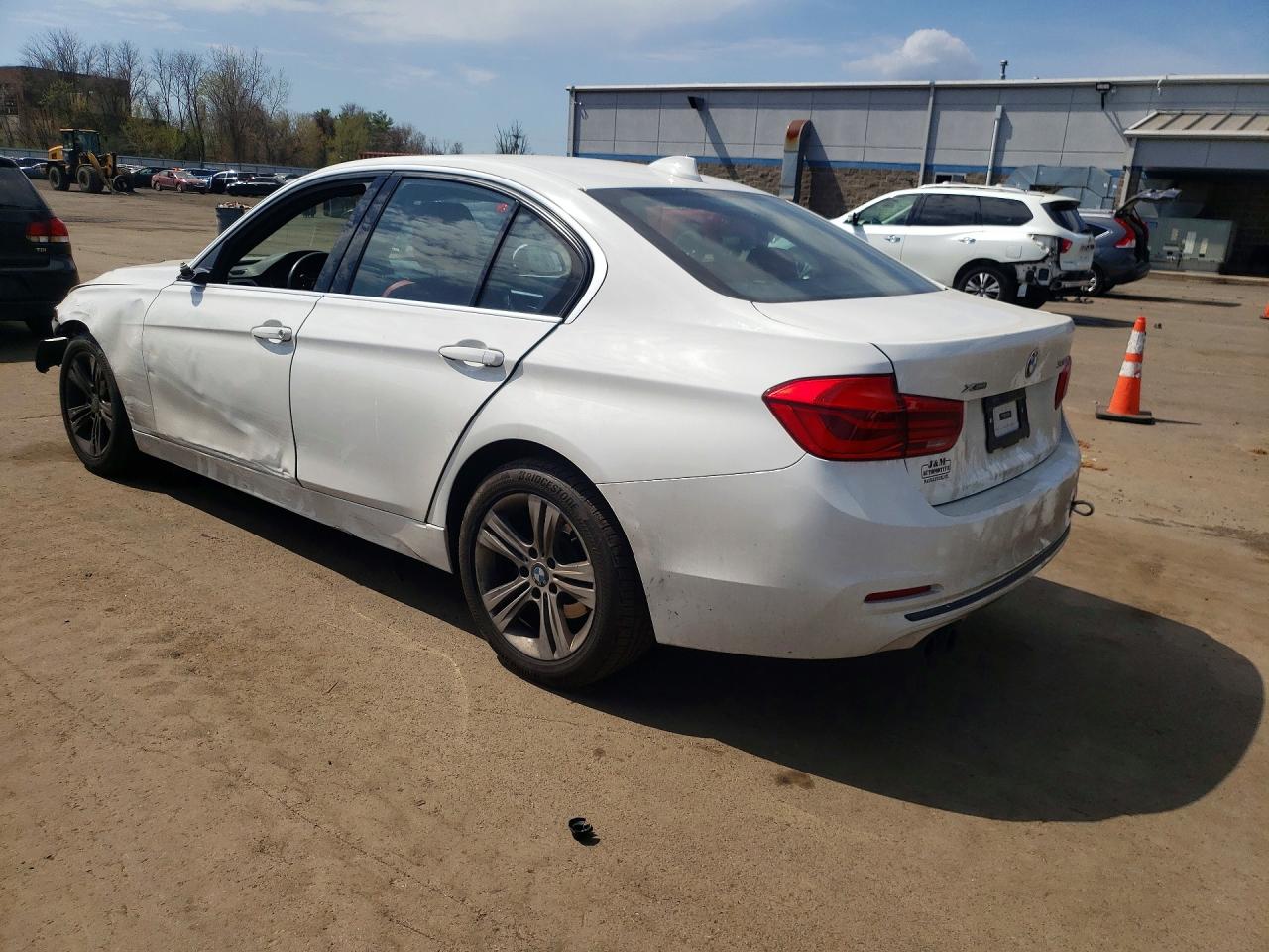 BMW 330 2018 — 3