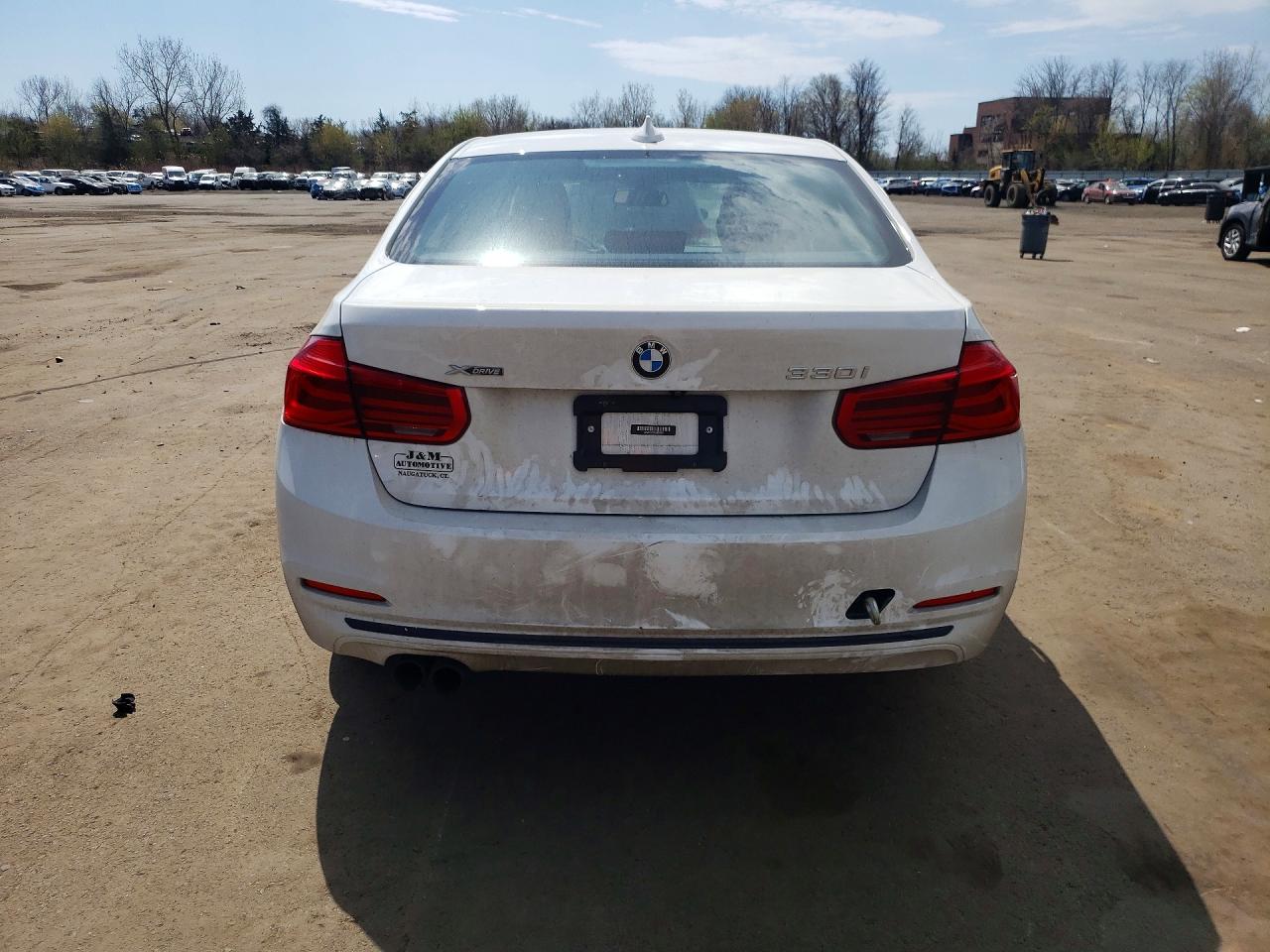 BMW 330 2018 — 7