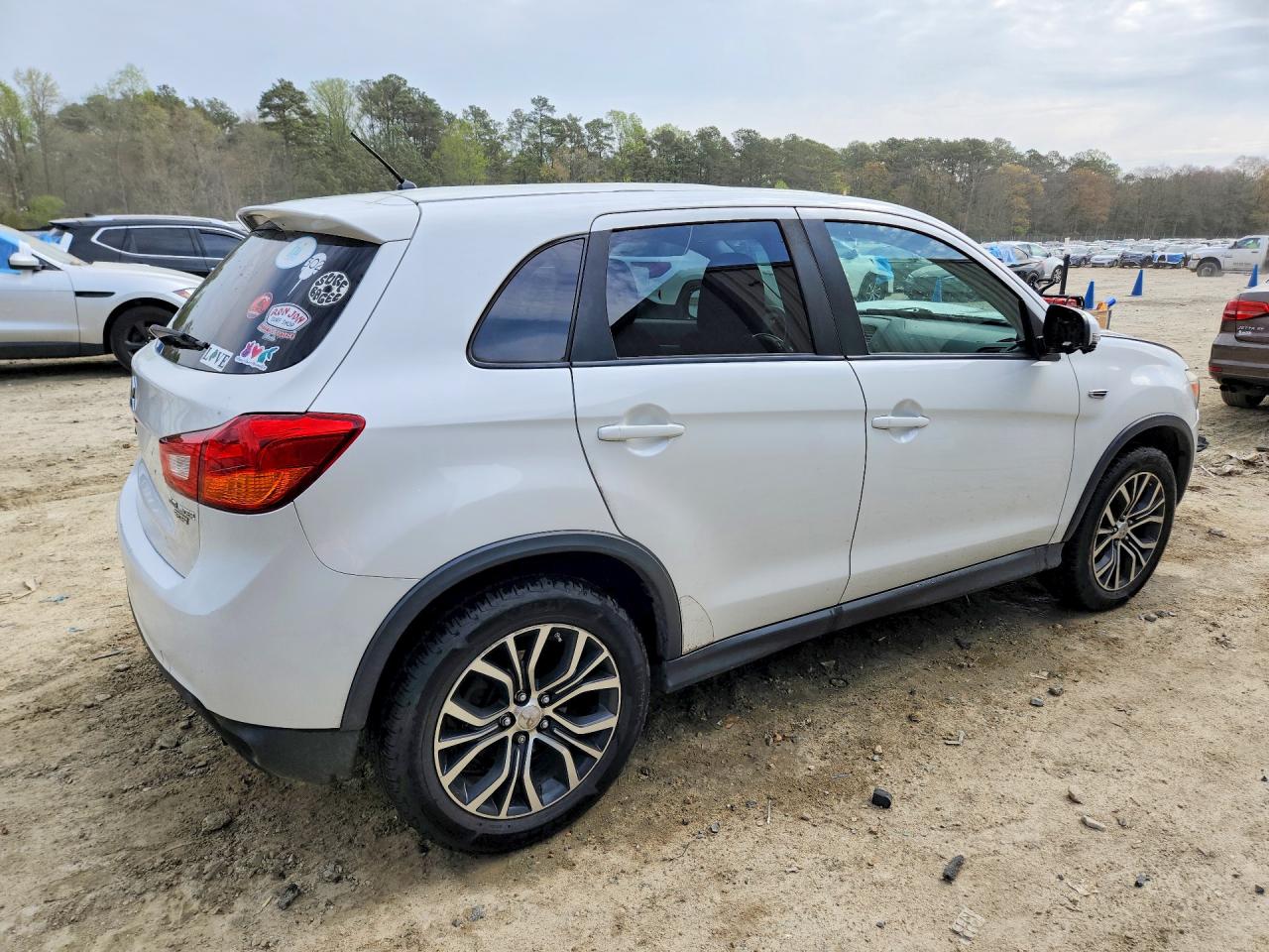 MITSUBISHI OUTLANDER SPORT 2016 — 4