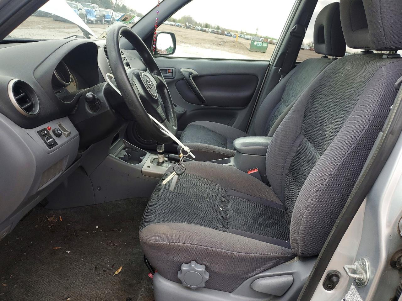 TOYOTA RAV4 2002 — 8