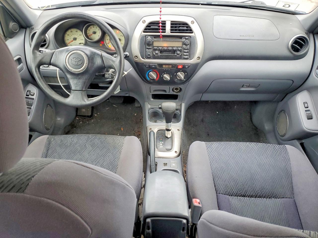 TOYOTA RAV4 2002 — 9