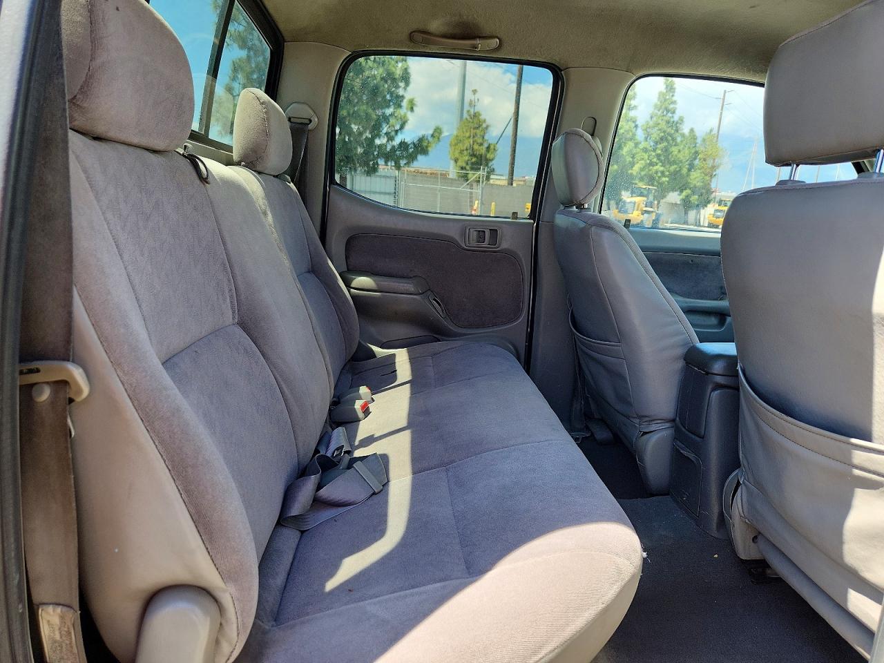 TOYOTA TACOMA 2001 — 11