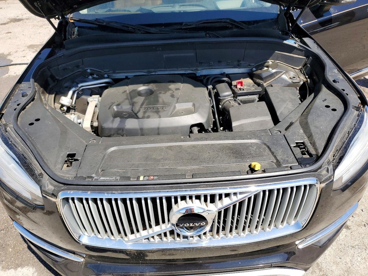VOLVO XC90 2016 — 13