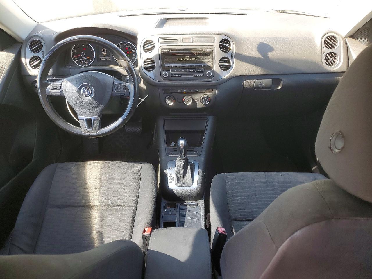VOLKSWAGEN TIGUAN 2014 — 9