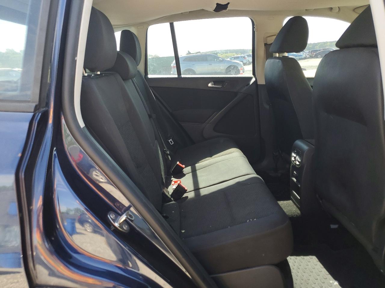 VOLKSWAGEN TIGUAN 2014 — 12