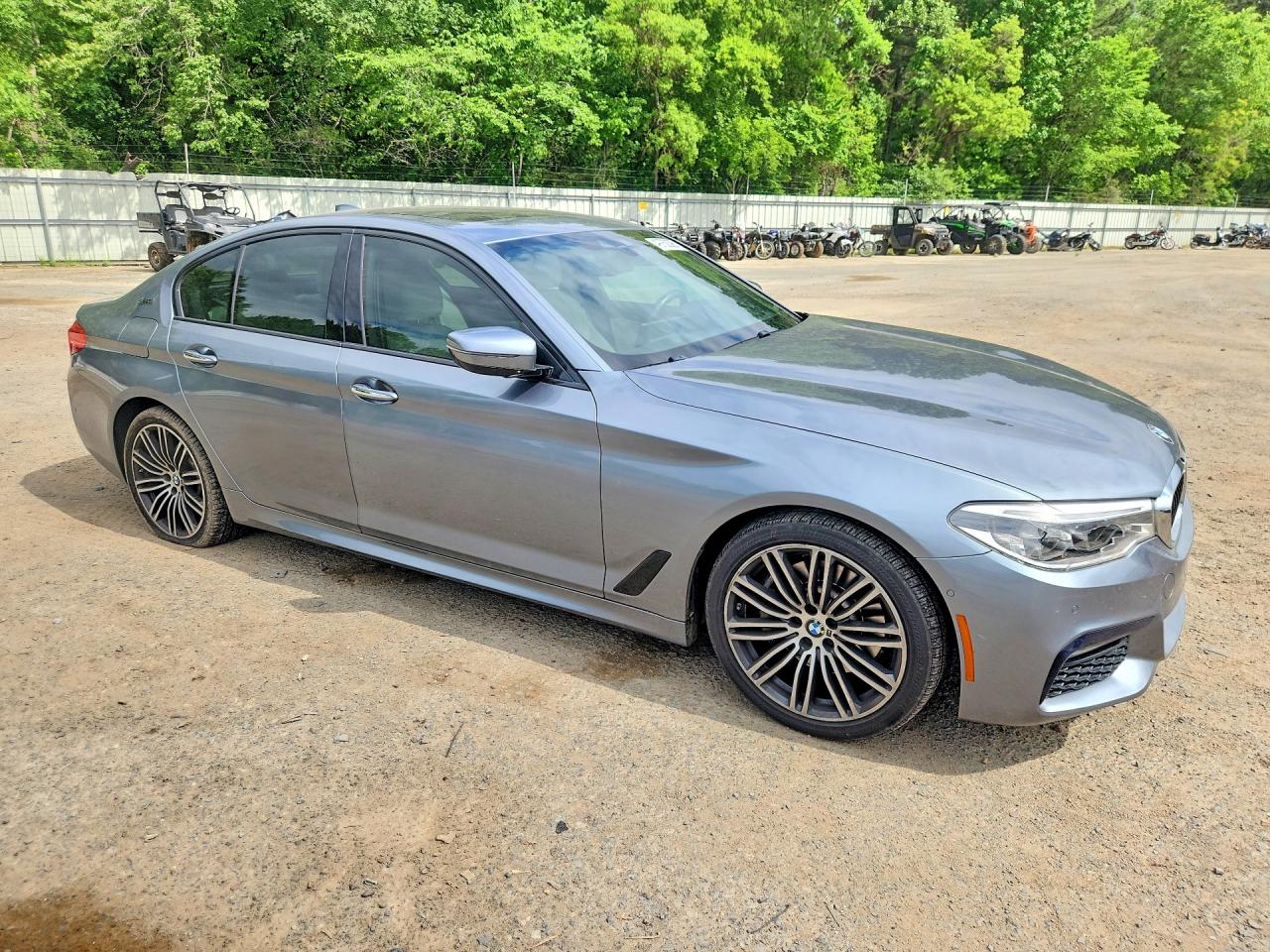 BMW 530E 2018 — 5