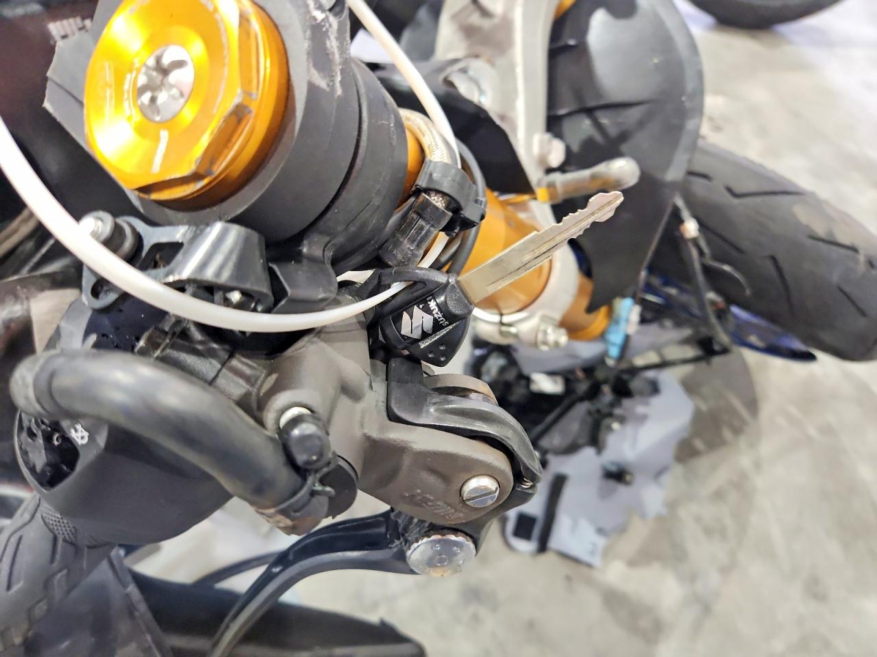 SUZUKI GSX-R1000 2022 — 9