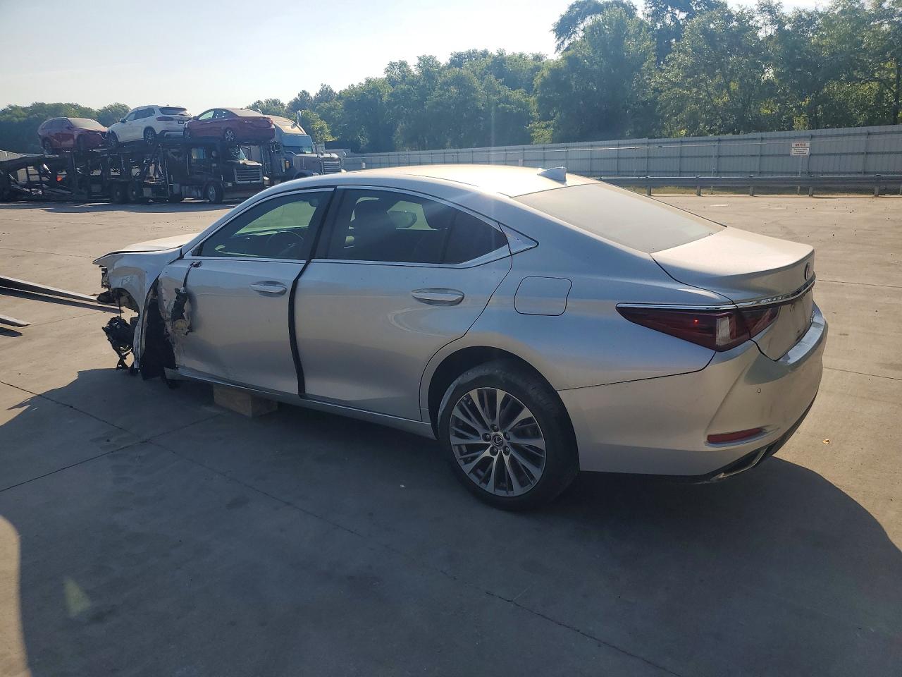 LEXUS ES 2019 — 3