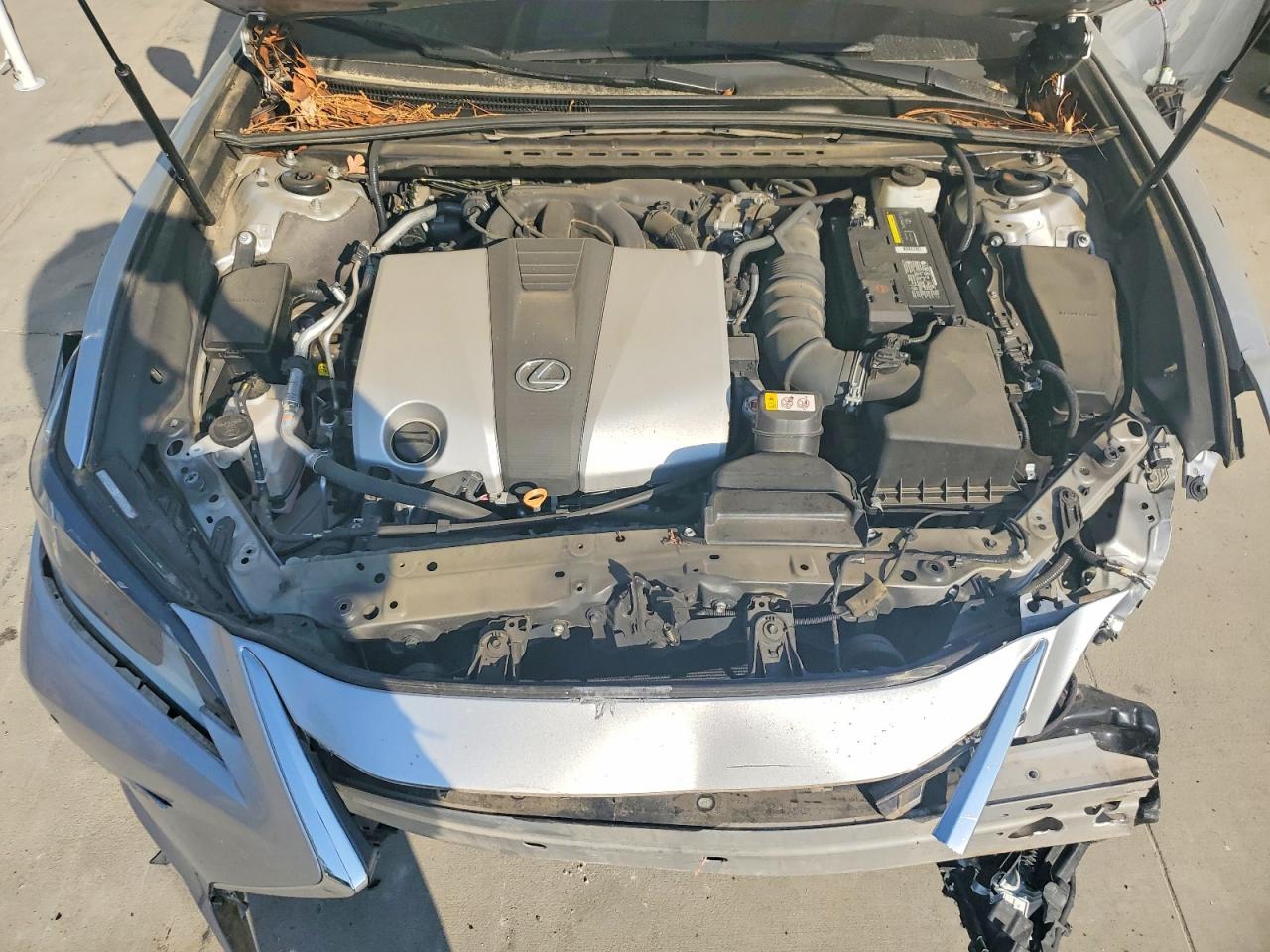 LEXUS ES 2019 — 12